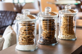 Resort King, 1 King, Club Lounge Access
