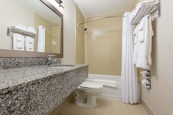 Suite (2 Queen Beds, Sofa Bed)