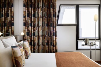 Family Room, 2 Bedrooms