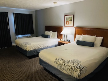 Standard Room, 2 Double Beds, Patio or Balcony, River View