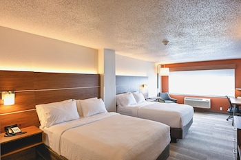 Standard Room, 2 Queen Beds, Mobility Accessible (Accessible Tub)