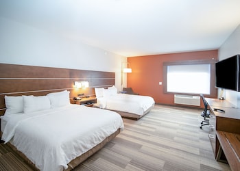 Standard Room, 2 Queen Beds, Mobility Accessible (Accessible Tub)