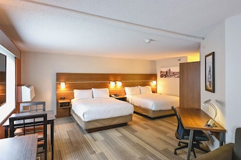 Suite, 2 Queen Beds