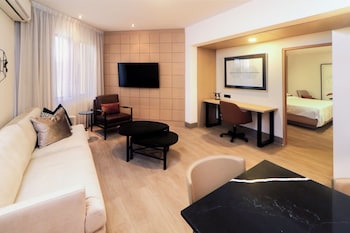 Suite, 1 Bedroom (Primary)