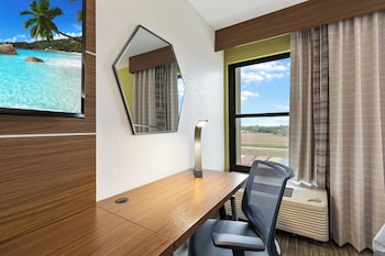 Standard Room, 1 King Bed, Accessible Bathtub (Mobility)