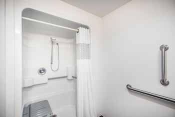 Room, 1 King Bed, Accessible (Mobility & Hearing, Roll-in Shower)