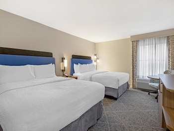 Room, 2 Queen Beds, Accessible, Bathtub (Pool View)