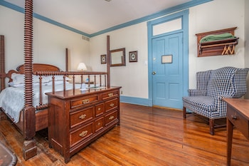 17 - Lee Guest Room