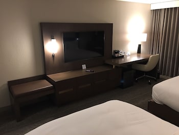 Room, 2 Queen Beds, Non Smoking, Pool View