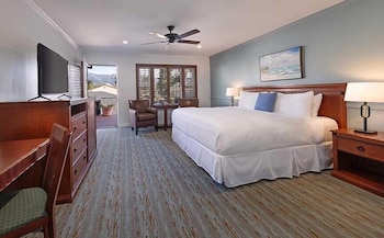 Standard Room, 1 King Bed