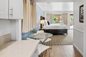 King Deluxe with Patio