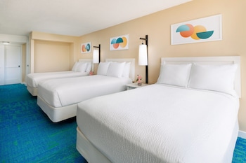 Room, Multiple Beds (Diamond Head View)