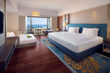 Deluxe Room, 1 King Bed, Ocean View