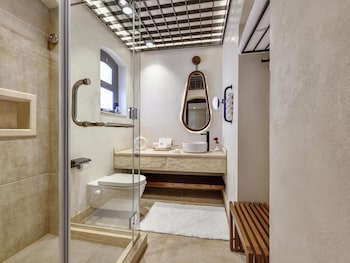 Junior Suite, 1 Queen Bed, Sea View