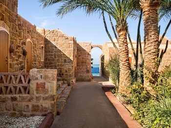 Superior Room, 1 Queen Bed, Partial Sea View