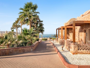 Superior Twin Room, 2 Twin Beds, Partial Sea View
