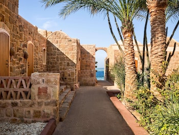 Superior Room, 1 Queen Bed, Partial Sea View