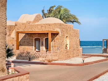 Superior Twin Room, 2 Twin Beds, Partial Sea View