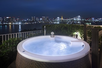 Twin Terrace Suite - Non-Smoking - 66sqm - Terrace with Whirlpool - Executive Lounge Access