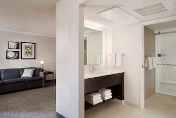 Room, 1 Queen Bed with Sofa bed, Accessible (Hearing)