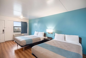 Deluxe Room, 2 Queen Beds, Non Smoking, Refrigerator