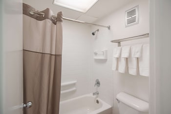 Deluxe Room, 2 Queen Beds, Non Smoking, Refrigerator