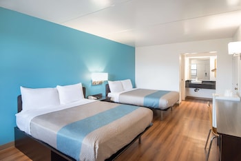 Deluxe Room, 2 Queen Beds, Non Smoking, Refrigerator