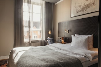 Double Room (Compact)