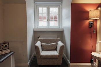 Double Room, Non Smoking (Compact, Obstructed View)