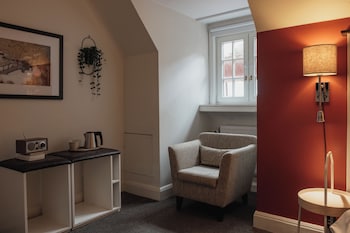 Double Room, Non Smoking (Compact, Obstructed View)