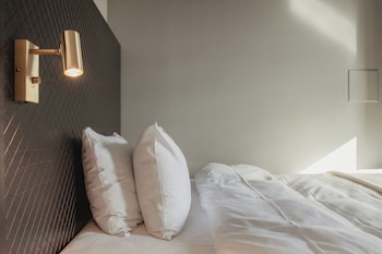Single Room (Compact)