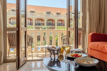 Superior Room, 1 King Bed, Balcony, Pool View