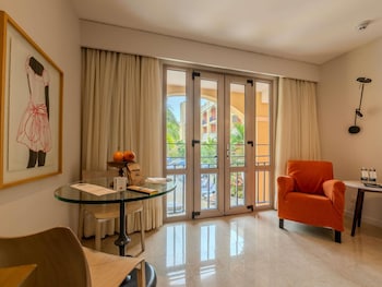 Classic Room, 1 King Bed (Interior view)
