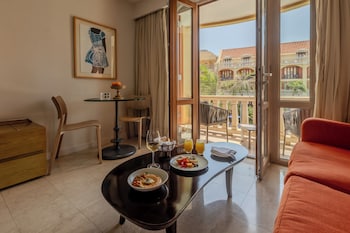 Superior Room, 2 Twin Beds, Balcony, Pool View