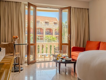Superior Room, 1 King Bed, Balcony, Pool View