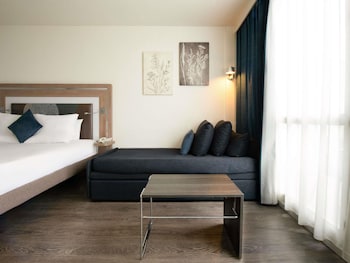 Standard Room, 1 Queen Bed with Sofa bed, Balcony