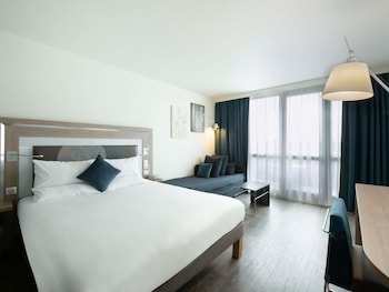 Standard Room, 1 Queen Bed with Sofa bed, Balcony