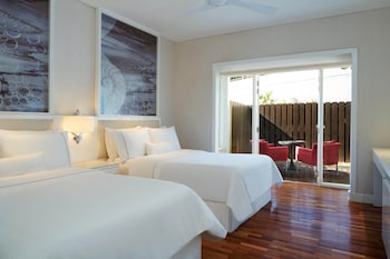 Room, 2 Twin Beds, Patio