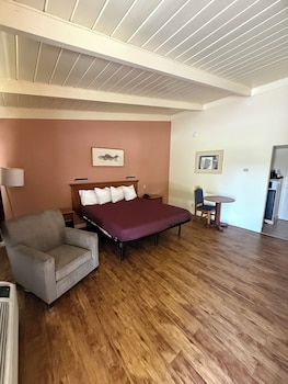Deluxe Room, 1 King Bed, Non Smoking