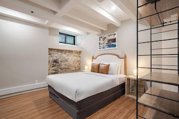 Standard Room, 1 Queen Bed