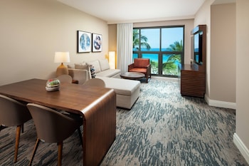 1 Bedroom Suite, 1 King, Balcony or Lanai, Ocean View