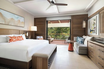 Room, 1 King Bed, Golf View, Tower (Newly Renovated)