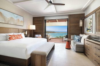 Room, 1 King Bed, Balcony, Oceanfront (Tower, Renovated)