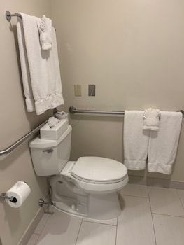 2 Double Beds Accessible Tub