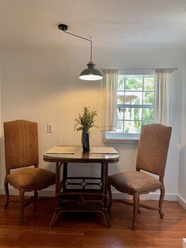 Cottage, Bay View (SouthWest Room)