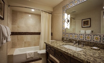 Traditional Room, 1 King Bed, Accessible