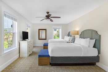 2 Bedroom 1 Queen and 2 Doubles Suite
