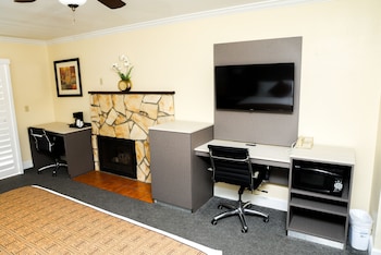 Deluxe Room, Fireplace