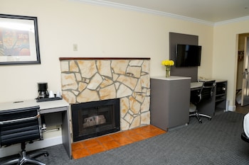 Deluxe Room, Fireplace