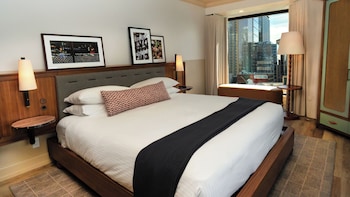 Emerald City Skyline Luxe